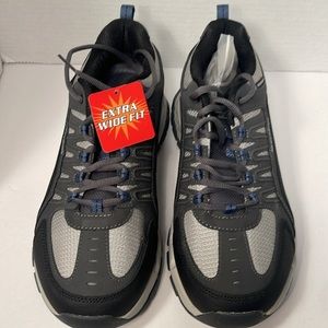 Skechers extra wide men’s shoes size 10.5